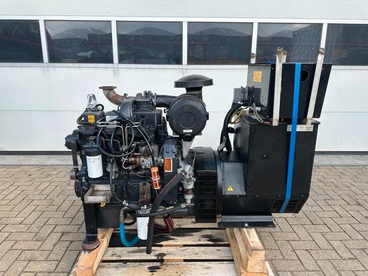 Iveco FPT NEF45 SM1A.A0 Stamford 60 kVA generatorset, Zakelijke goederen, Machines en Bouw | Aggregaten, Ophalen of Verzenden
