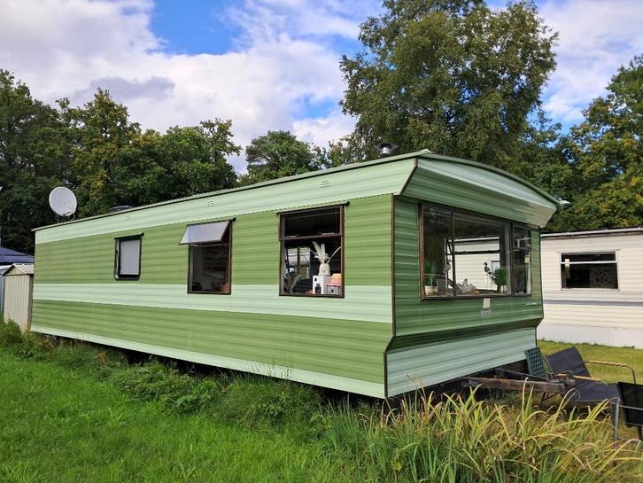 Mooie gerenoveerde caravan te koop, Caravans en Kamperen, Caravans, Particulier, tot en met 3, Rondzit, Queensbed, Douche, Gascomfoor