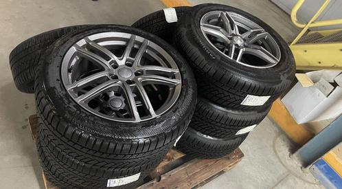 continental Winterbanden + Velgen, Auto-onderdelen, Banden en Velgen, Banden en Velgen, Winterbanden, 18 inch, 245 mm, Personenwagen