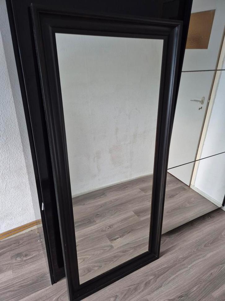 Ikea Spiegel met zwarte lijst, Huis en Inrichting, Woonaccessoires | Spiegels, Zo goed als nieuw, 50 tot 75 cm, 150 tot 200 cm