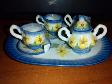 Miniatuur servies beschikbaar voor biedingen