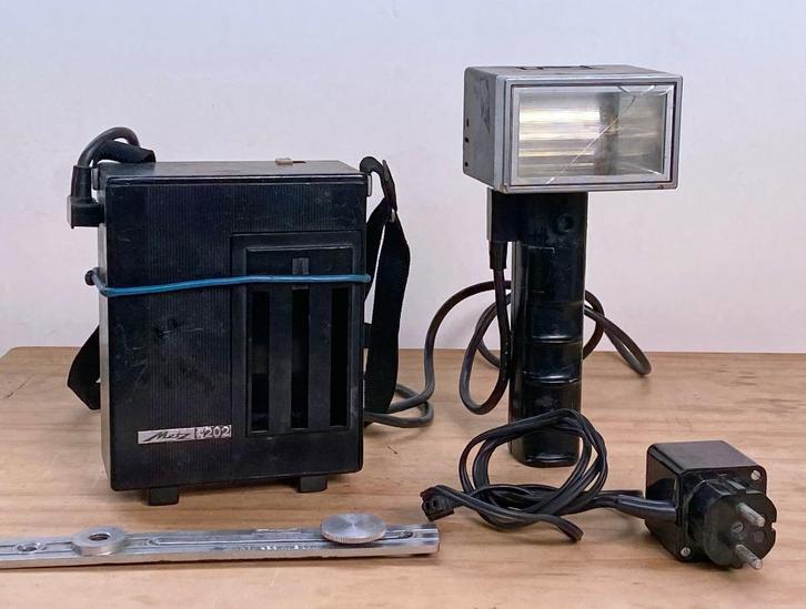 Metz flitsers, diverse types, Verzamelen, Fotografica en Filmapparatuur, Flitser, 1980 tot heden, Ophalen