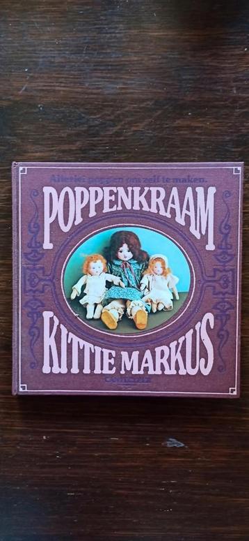 Het boek 'Poppenkraam' en 'Poppen en Poppenhuizen' beschikbaar voor biedingen