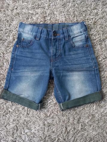 Kinderkleding mt 128 korte broek beschikbaar voor biedingen