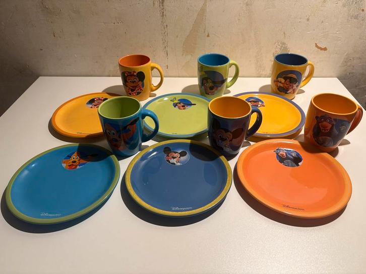 Disneyland Mokken & Borden Set - Disney - Esso, Verzamelen, Disney, Zo goed als nieuw, Servies, Ophalen of Verzenden
