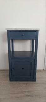 Nachtkastje / Bijzettafel met marmeren blad, Huis en Inrichting, Slaapkamer | Nachtkastjes, Ophalen, Minder dan 45 cm, 55 tot 70 cm