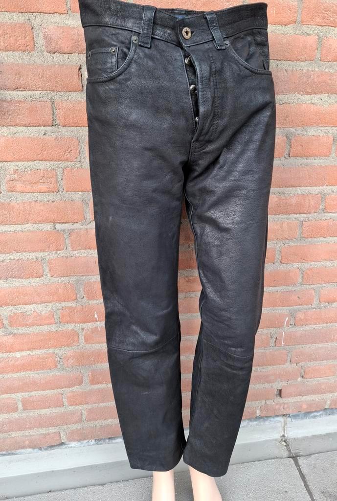 Mooie stevige leren broek maat 29, Kleding | Heren, Broeken en Pantalons, Gedragen, Maat 46 (S) of kleiner, Zwart, Ophalen of Verzenden