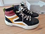 Geox hoge sneakers suède 33, Schoenen, Ophalen of Verzenden, Zo goed als nieuw, Jongen