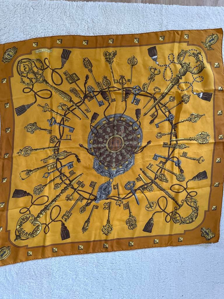 Shawl Les Cles van t merk Hermes Paris, Ophalen of Verzenden, Zo goed als nieuw, Maat 46/48 (XL) of groter, Sjaal
