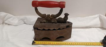 Gietijzeren kolenstrijkijzer met haan – vintage beschikbaar voor biedingen