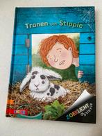 Kinderboek Tranen om Stippie - Marlies Verhelst, Ophalen of Verzenden, Zo goed als nieuw, Fictie algemeen