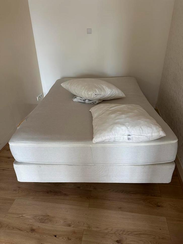 Boxspring Twijfelaar Sultan van Ikea 140x200 (beschadigd), Huis en Inrichting, Slaapkamer | Bedden, Gebruikt, Twijfelaar, 140 cm