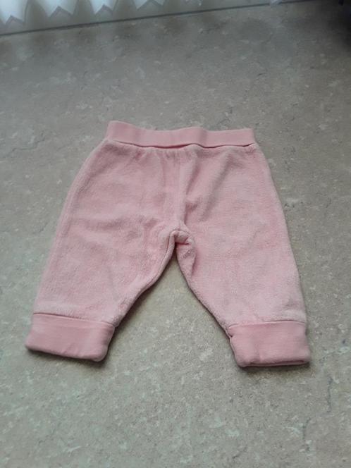 Zgan velours  broekje maat 56, Kinderen en Baby's, Babykleding | Maat 56, Zo goed als nieuw, Broekje, Ophalen of Verzenden