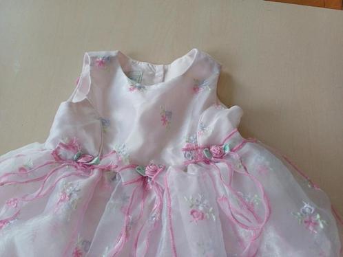 Prachtige bruids/feestjurk versierd met bloemen en strikken, Kinderen en Baby's, Babykleding | Maat 80, Zo goed als nieuw, Meisje