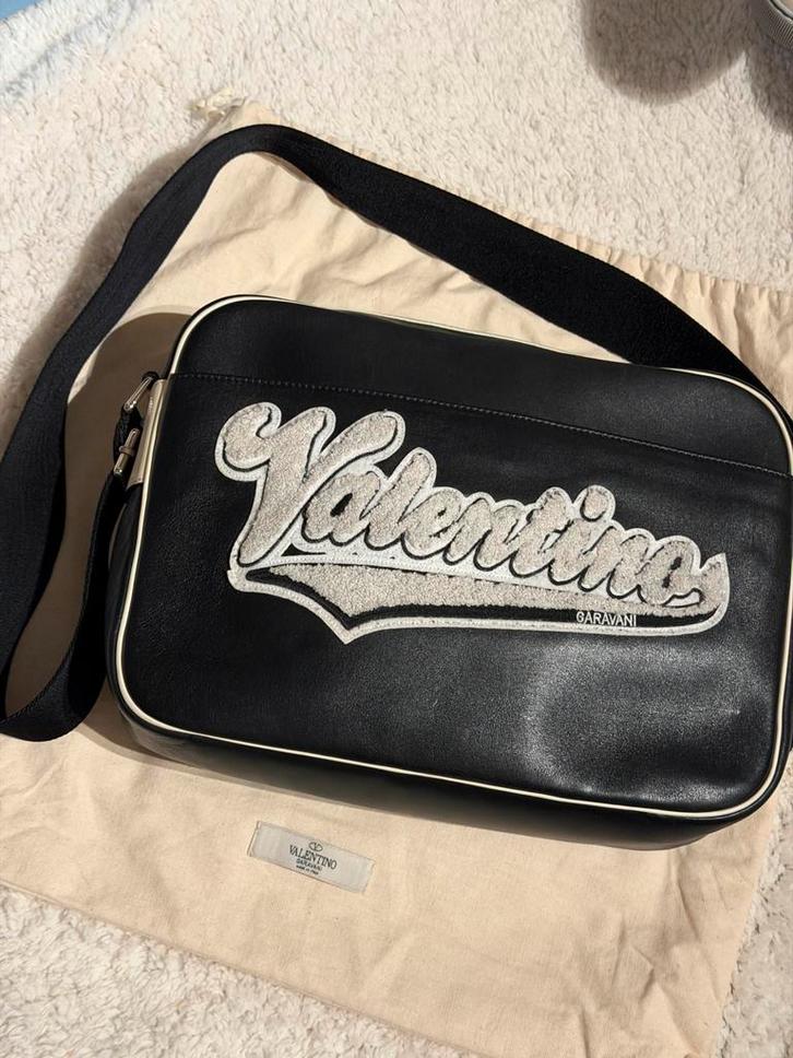 Valentino Garavani Messenger Bag - Nieuwstaat!, Sieraden, Tassen en Uiterlijk, Tassen | Schoudertassen, Zo goed als nieuw, Overige merken