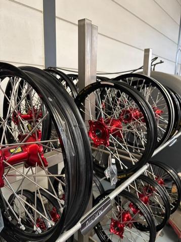 Crf wielen extra licht beschikbaar voor biedingen