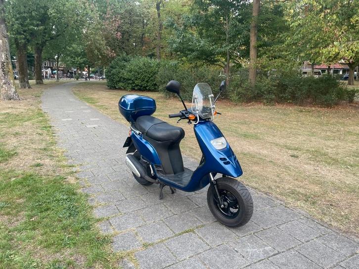 Piaggio Typhoon TPH-125cc nieuwstaat USD 2e eign, Fietsen en Brommers, Scooters | Piaggio, Zo goed als nieuw, Tweetakt, Ophalen