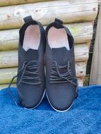 Sneakers maat 40, Ophalen
