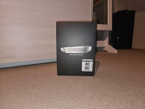 Cablemod CM-PCSR-FKIT-NKW-R Wit, Computers en Software, Pc- en Netwerkkabels, Zo goed als nieuw, Ophalen