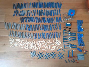 lego 12 volt trein op foto 1 is het totale kavel te zien beschikbaar voor biedingen