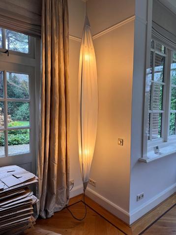 Design hanglamp in Cocoon-stijl – jaren ’00  beschikbaar voor biedingen
