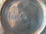 Mooi antiek Chinees bord van bewerkt koper met draken 25 cm., Antiek en Kunst, Ophalen of Verzenden
