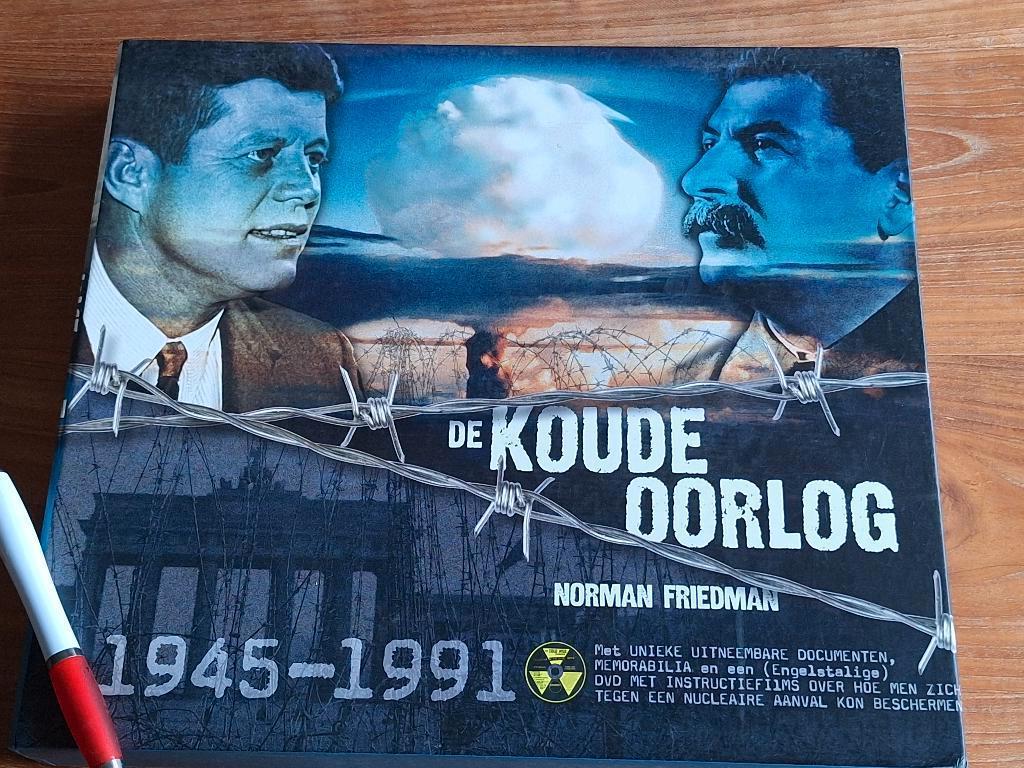 De Koude Oorlog, Ophalen of Verzenden, Tweede Wereldoorlog, Zo goed als nieuw, Overige onderwerpen