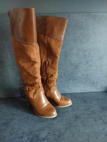 Bruine Hoge Laarzen Maat 39,5 (8,5) beschikbaar voor biedingen