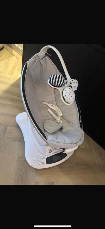 Schomelstoel Mamaroo 4 moms  beschikbaar voor biedingen