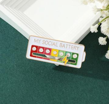 MIJN SOCIALE BATTERIJ - Wit (met beweegbare hand)  beschikbaar voor biedingen