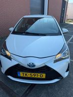 Toyota Yaris 1.5 Hybrid 100pk 5D CVT 2018 Wit, Auto's, Toyota, 1497 cc, 4 cilinders, Wit, Origineel Nederlands