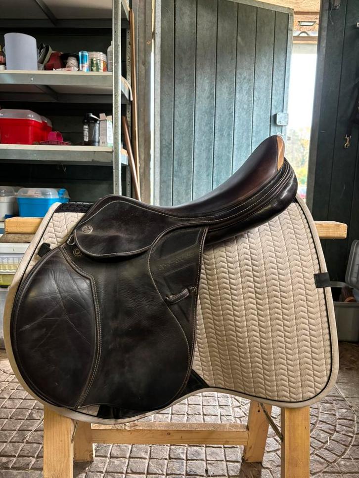 18” prestige paris x lux en prestige top dressage 17”, Dieren en Toebehoren, Paarden en Pony's | Zadels, Gebruikt, Springen, Ophalen