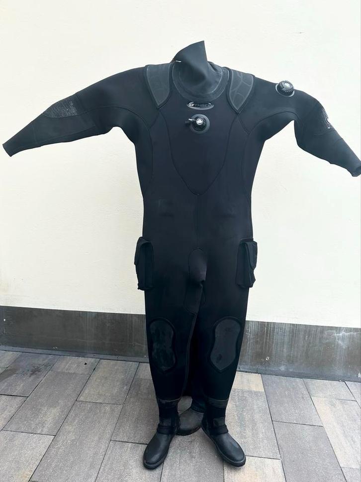 O’three Neopreen Droogpak 5 mm Flexibel, Watersport en Boten, Duiken, Zo goed als nieuw, Duikpak, Ophalen of Verzenden