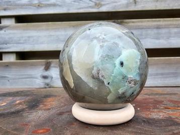 Mooie grote groene maansteen bol 78 mm beschikbaar voor biedingen