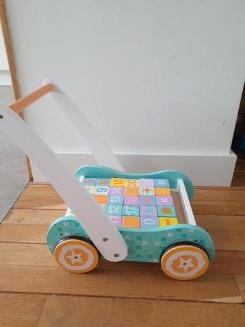 Houten blokkenwagen / loopwagen beschikbaar voor biedingen