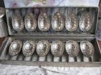 Grote Oude Dubbele Chocoladevorm voor 6 Paaseieren / E Bonck, Antiek en Kunst, Curiosa en Brocante, Verzenden