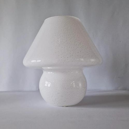 Grote vintage parlemoer witte mushroom Murano tafellamp, Huis en Inrichting, Lampen | Tafellampen, Zo goed als nieuw, Minder dan 50 cm