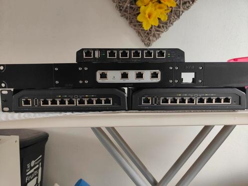 Complete ubiquiti set! Met rack mounts! 3x Toughswitch+usg, Computers en Software, Netwerk switches, Zo goed als nieuw, Ophalen of Verzenden