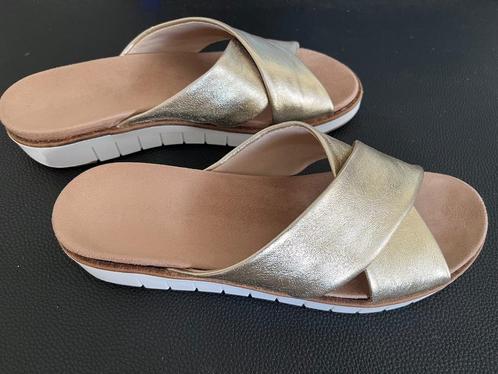 Nieuwe goudkleurige muiltjes maat 41, Kleding | Dames, Schoenen, Zo goed als nieuw, Sandalen of Muiltjes, Overige kleuren, Ophalen