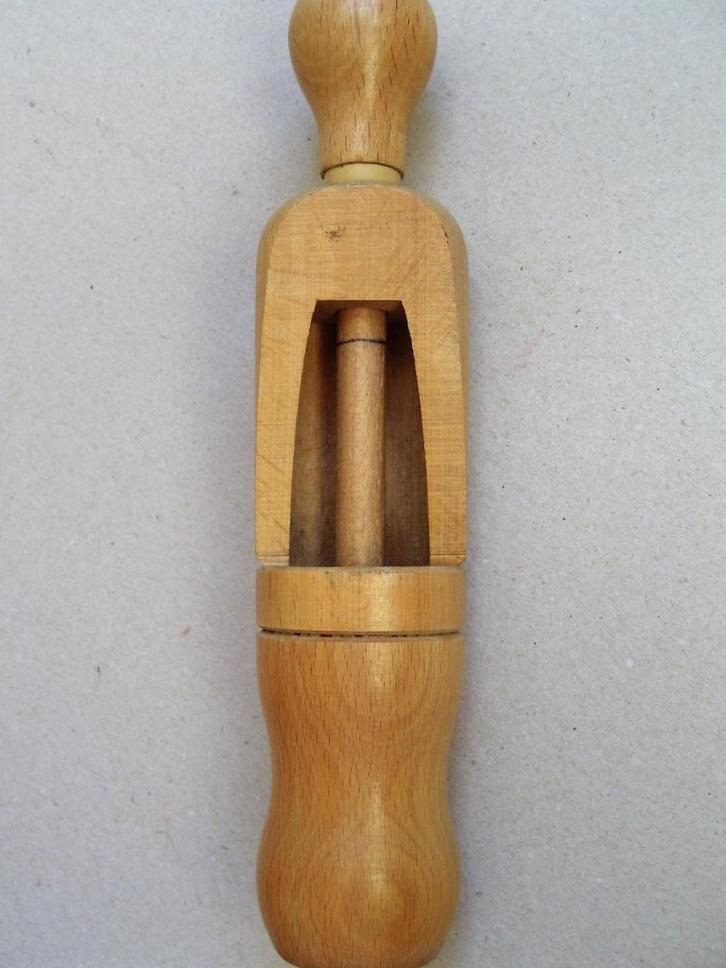 Groot en mooi kurkapparaat, blank beukenhout, Antiek en Kunst, Antiek | Gereedschap en Instrumenten, Ophalen of Verzenden