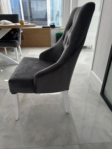 4 Velvet Eetkamerstoelen - Zo Goed Als Nieuw! beschikbaar voor biedingen