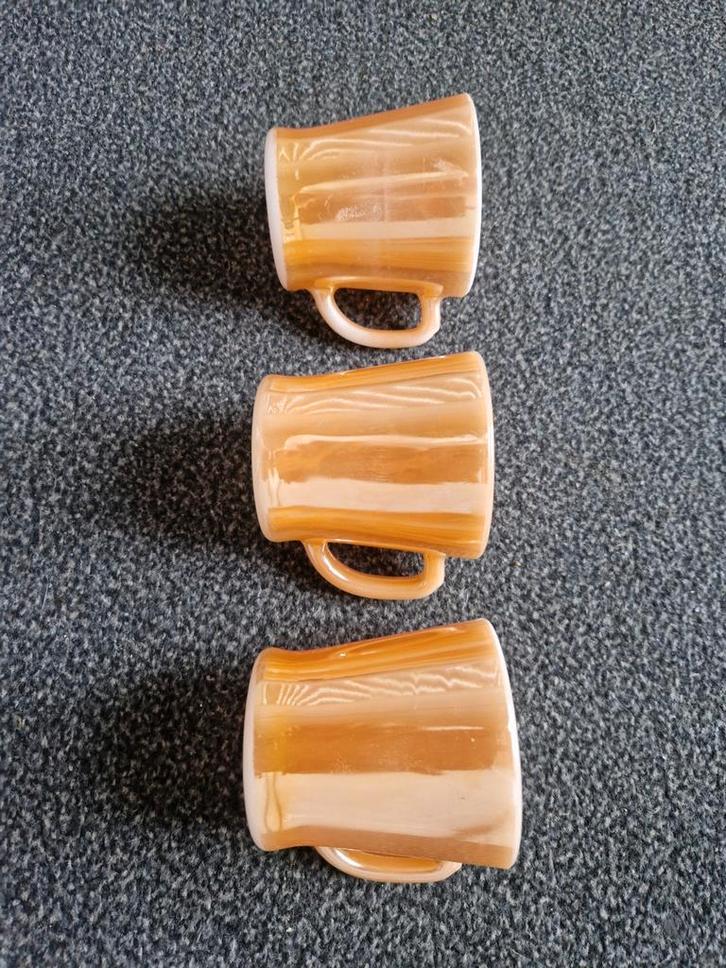 Vintage Oranje Glazen Mokken - Set van 3, Huis en Inrichting, Keuken | Servies, Gebruikt, Kop(pen) en/of Schotel(s), Overige stijlen