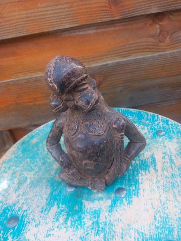 Bantoe beeld uit Kameroen  beschikbaar voor biedingen