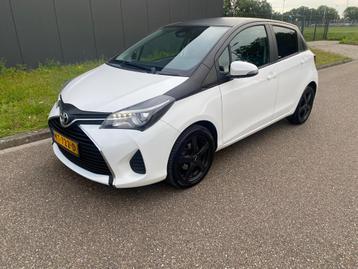 Toyota Yaris 1.0 VVT-i Trend Bi-Tone beschikbaar voor biedingen