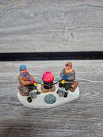 Lemax ijsvissen verlicht kerstdorp kersthuisjes, Diversen, Kerst, Ophalen of Verzenden, Zo goed als nieuw