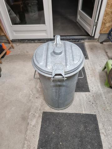 Vintage zinken vuilnisbak 100l beschikbaar voor biedingen