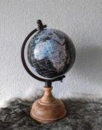 Decoratieve wereldbol zwart op houten voet!, Ophalen of Verzenden, Zo goed als nieuw