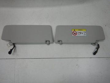 VW Tiguan 571 Zonneklep Set L+R 571857512 / 552 beschikbaar voor biedingen