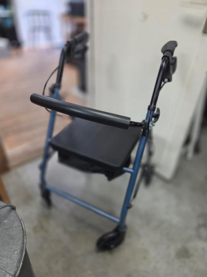 Zgan rollator, Diversen, Rollators, Zo goed als nieuw, Lichtgewicht, Opvouwbaar, Ophalen