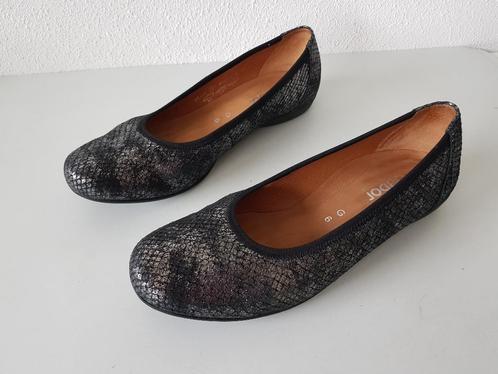 Gabor maat 39 zwarte ballerinas metallic snake / lage hakken, Kleding | Dames, Schoenen, Zo goed als nieuw, Ballerina's, Zwart
